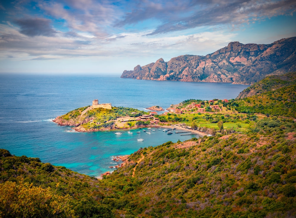 Port de Girolata, Corse — paysage côtier méditerranéen